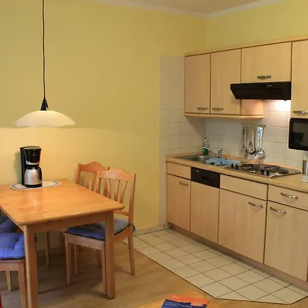 Strandnahe Ferienwohnung Im Ostseebad Goehren