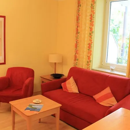 Strandnahe Ferienwohnung Im Ostseebad Goehren Lejlighed *